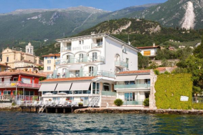 Гостиница Hotel Vega, Мальчезине